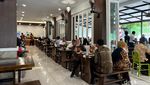 Buka di Jaksel, Restoran Nasi Tempong Hits di Bali Ini Banjir Antrean!