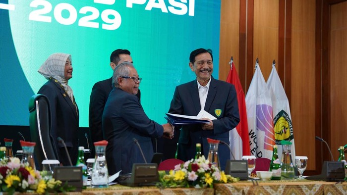 Luhut Binsar Pandjaitan resmi terpilih kembali sebagai Ketua Umum Pengurus Besar Persatuan Atletik Seluruh Indonesia (PB PASI) periode 2025–2029 dalam Kongres PASI di Solo, Jawa Tengah.