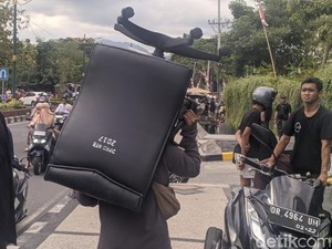 Polisi Kantongi Identitas Para Penjarah Barang-barang di DPRD NTB