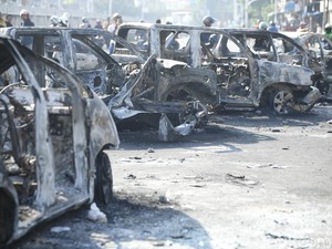 Bedakan Demonstran dan Perusuh