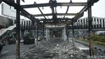 Potret Halte Senen dan Polda Metro Rusak Parah
