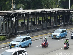 Polda Metro Tahan 38 Tersangka Diduga Bakar Halte TJ-Provokasi Pelajar Demo