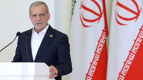 Iranian President Masoud Pezeshkian makes a statement during a meeting with the media following talks with Armenian Prime Minister Nikol Pashinyan in Yerevan, Armenia, August 19, 2025. Hayk Baghdasaryan/Photolure via REUTERS/ File Photo Purchase Licensing Rights