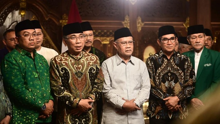 Presiden Prabowo memanggil sejumlah ormas Islam ke Hambalang, Bogor.