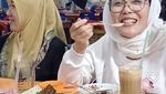 Rieke Diah Pitaloka Suka Kulineran, Makan Bakso dan Pecel Lele