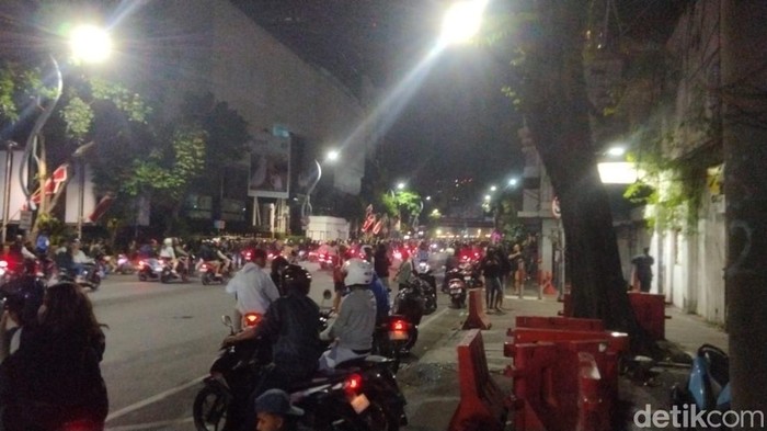 Situasi di Jalan Gubernur Suryo.