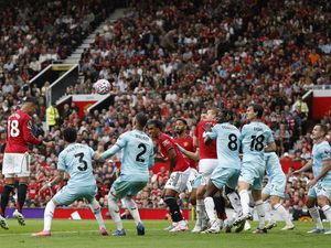MU Vs Burnley: Setan Merah Menang 3-2