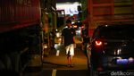 Tol Lumpuh, Sopir Istirahat Keluar Mobil