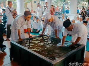 Mengintip Tradisi Penyucian Peninggalan Sunan Gunung Jati di Cirebon