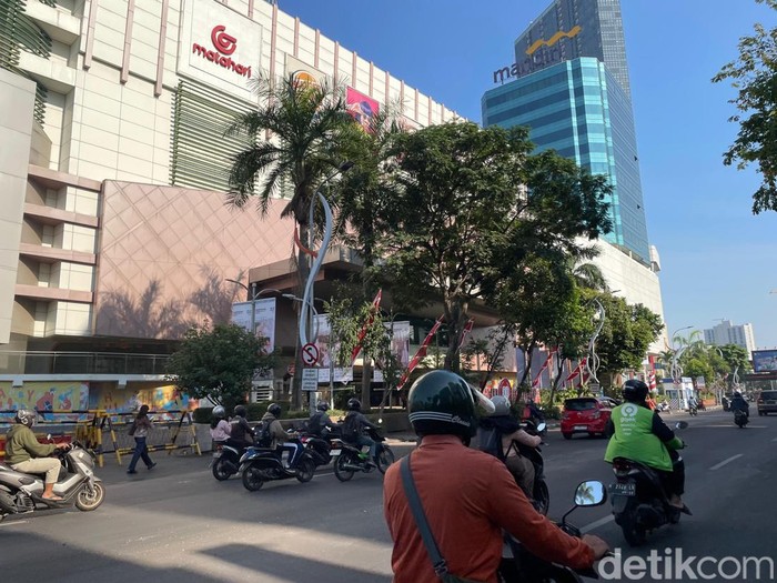Pengelola Tunjungan Plaza mengumumkan gerainya tutup pada Sabtu (30/08/2025)