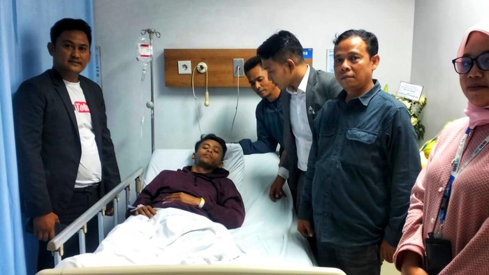 Umar di RS Pelni didampingi kuasa hukum dari SPI Sukabumi