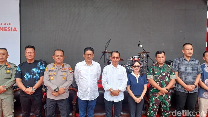 Wali Kota Batam sekaligus kepala BP Batam, Amsakar Achmad bersama Forkopimda menyampaikan pembatalan Pesta Rakyat HUT ke-80 RI di Batam.