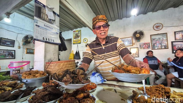 Warung Abah Udin di Sukabumi.