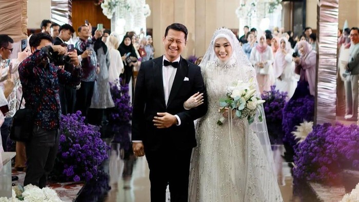 Clara Shinta Selebgram Clara Shinta menikah dengan Alexander pada Sabtu (30/8/2025).