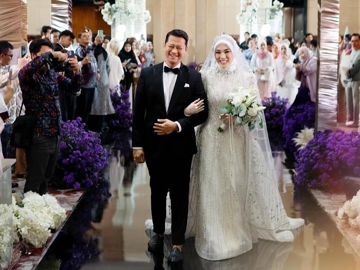 Selebgram Clara Shinta menikah dengan Alexander pada Sabtu (30/8/2025).