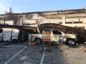 Fakta-fakta Kerusuhan di Kediri, Saat Gedung DPRD dan Pemkab Hangus Terbakar
