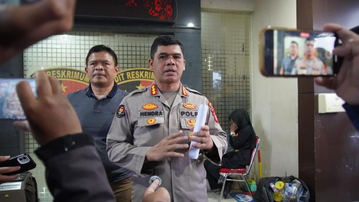 Kabid Humas Polda Jabar Kombes Pol Hendra Rochmawan