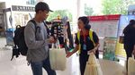 Sambut Hari Ozon, Siswa Tarakanita Kampanye Lingkungan di Stasiun Gubeng