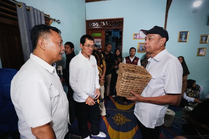 Kementerian Sosial (Kemensos) terus menggeser fokus dari perlindungan sosial menuju pemberdayaan dengan membangun Kampung Berdaya di Desa Kalisalak, Kecamatan Kebasen, Banyumas.