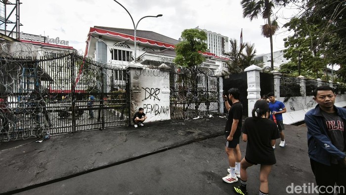 Kondisi gedung DPRD Jabar usai kerusuhan.