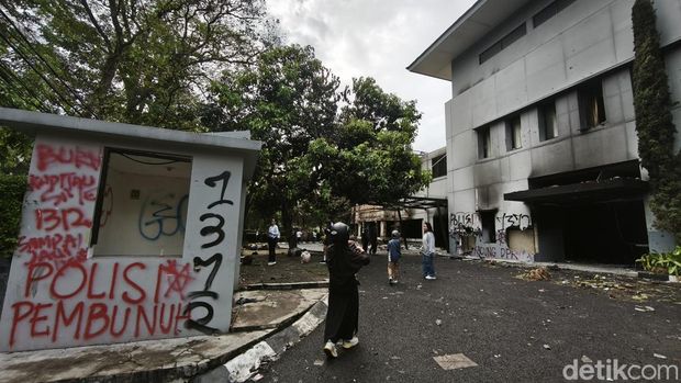 Kondisi gedung DPRD Jabar usai kerusuhan.