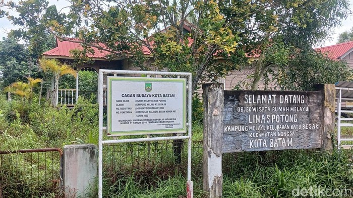 Kondisi Rumah Melayu Limas Potong yang berada di Kampung Melayu, Batu Besar, Nongsa Batam. (Alamudin Hamapu/detikSumut)
