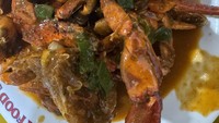 Tempat makan seafood yang populer di kawasan Santa, Jakarta Selatan, ternyata gerai yang begitu populer. Awalnya buka pada 1999 dan sampai saat ini mempertahankan rasa khasnya. Seafood yang disajikan juga selalu segar setiap hari. Foto: Google Review /Kadi Yono