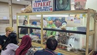 RM Sepakat berlokasi di area Pasar Mayestik dan Blok M Square. Ternyata rumah makan ini sudah berdiri sejak 1967. Menu favorit dari RM Sepakat adalah rendang dan gulai tunjang. Foto: Google Review