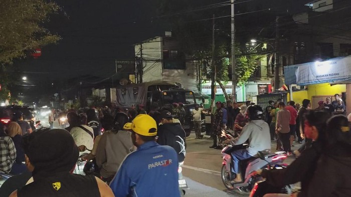 Marinir Jaga Rumah Sahroni Usai Penjarahan