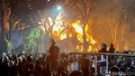 Gedung Negara Grahadi Surabaya Dibakar Massa