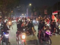 Warga Sebut Perusak-Pembakar Gedung DPRD Sumsel oleh Geng Motor