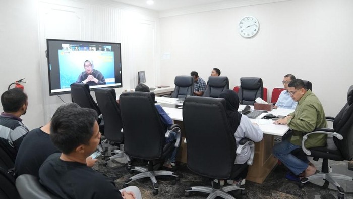 Pemkot Makassar rapat bersama KemenPAN-RB terkait insiden gedung DPRD Makassar dibakar berujung maut.
