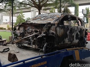 4 Kendaraan Terbakar dalam Kerusuhan di Pos Polisi Palembang, 2 Milik Warga