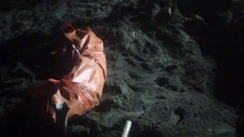 Penemuan mayat perempuan di pantai kawasan Dusun Loco, Desa Senggigi, Kecamatan Batu Layar, Lombok Barat, Sabtu (30/8/2025). (Tangkapan layar Instagram @Insidelombok)