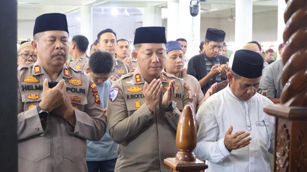 Polres Kuansing menggelar angan berbareng untuk Affan Kurniawan, Sabtu (30/8/2025).
