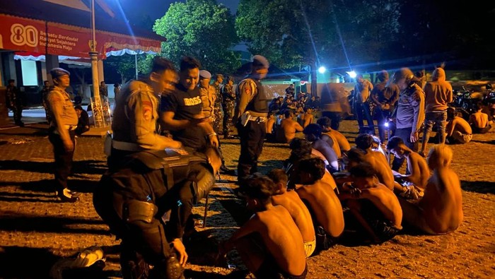 Polres Sragen amankan 73 pemuda yang lakukan aksi anarkis di Fasilitas Umum, Minggu (31/8/2025).