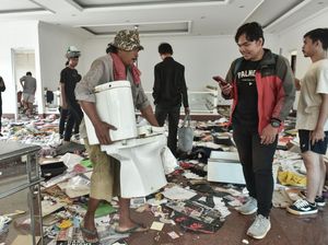 Potret Rumah Uya Kuya Porak Poranda Dijarah Massa