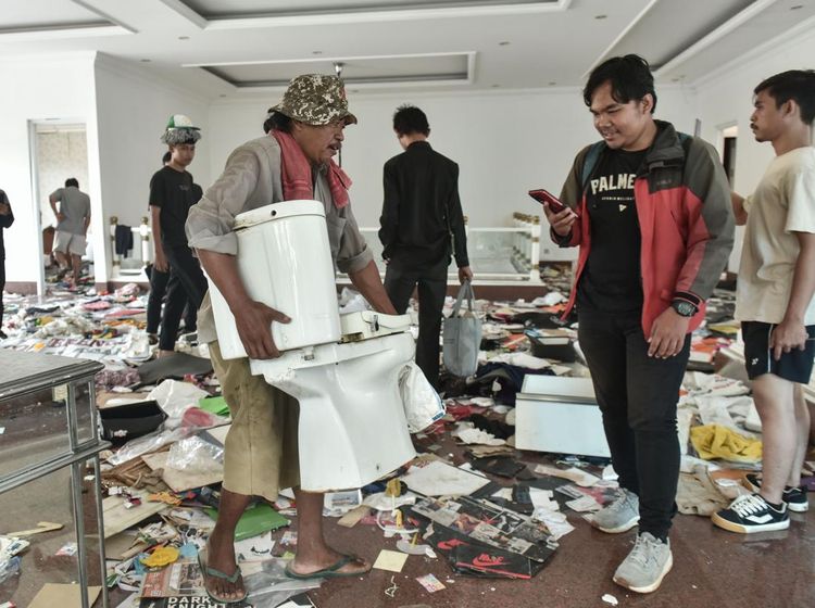 Potret Rumah Uya Kuya Porak Poranda Dijarah Massa