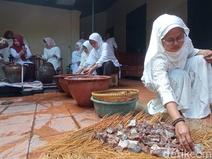 Bekasem Ikan, Sajian Istimewa Maulid Nabi di Keraton Kasepuhan