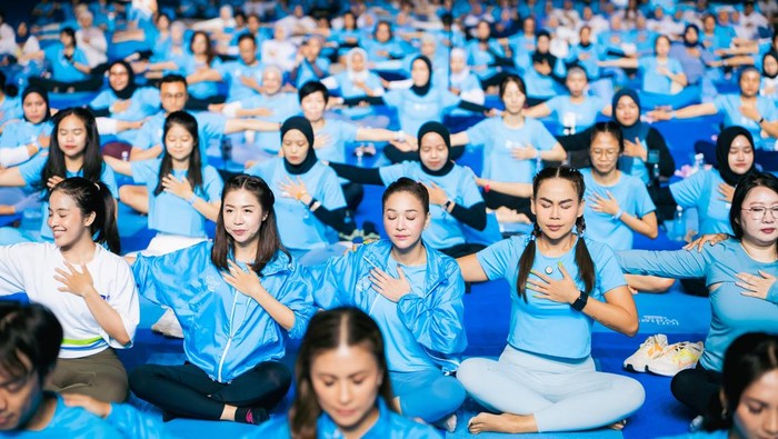 Ribuan Orang Olahraga Bareng, dari Yoga hingga Padel Festival olahraga dan kebugaran IONATION 2025 kembali digelar di Nusantara International Convention Exhibition (NICE), PIK 2 Jakarta, Sabtu (30/8/2025). Ajang tahunan ini menghadirkan ratusan instruktur ternama dan ribuan peserta yang antusias berolahraga bersama.