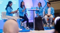 Tak hanya workout, acara ini juga menghadirkan talkshow seputar wellness, kesehatan mental, dan gaya hidup seimbang. 