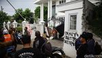 Rumah Uya Kuya Dipasang Garis Polisi Pascapenjarahan