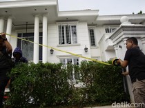 Rumah Uya Kuya Dipasang Garis Polisi Pascapenjarahan