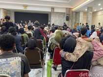 Tangis Pecah di Mapolda Jateng, 327 Orang Akhirnya Dibebaskan