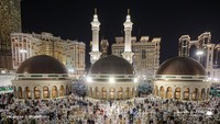Otoritas menggunakan sensor canggih yang terpasang di pintu untuk memantau arus jemaah di Masjidil Haram dan Masjid Nabawi. Foto: X/Kementerian Haji dan Umrah Arab Saudi