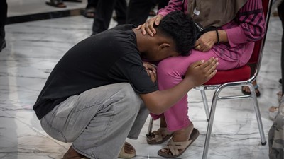 Tangis Anak di Bawah Umur Terlibat Demo Saat Bebas dari Polda Jateng