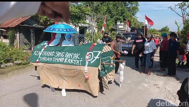 Tuyul, Keranda Jenazah - Pejabat Korupsi Ramaikan Karnaval Antar RT di Magetan