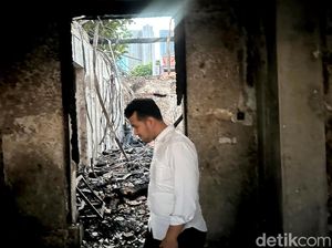 Video: Ekspresi Emil Lihat Ruang Kerjanya di Grahadi Ludes Terbakar