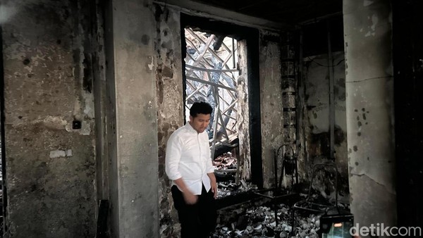 Momen Wagub Emil Meratapi Ruang Kerja di Grahadi Hangus Terbakar