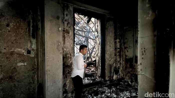 Wagub Emil Lihat Ruang Kerja di Grahadi Terbakar